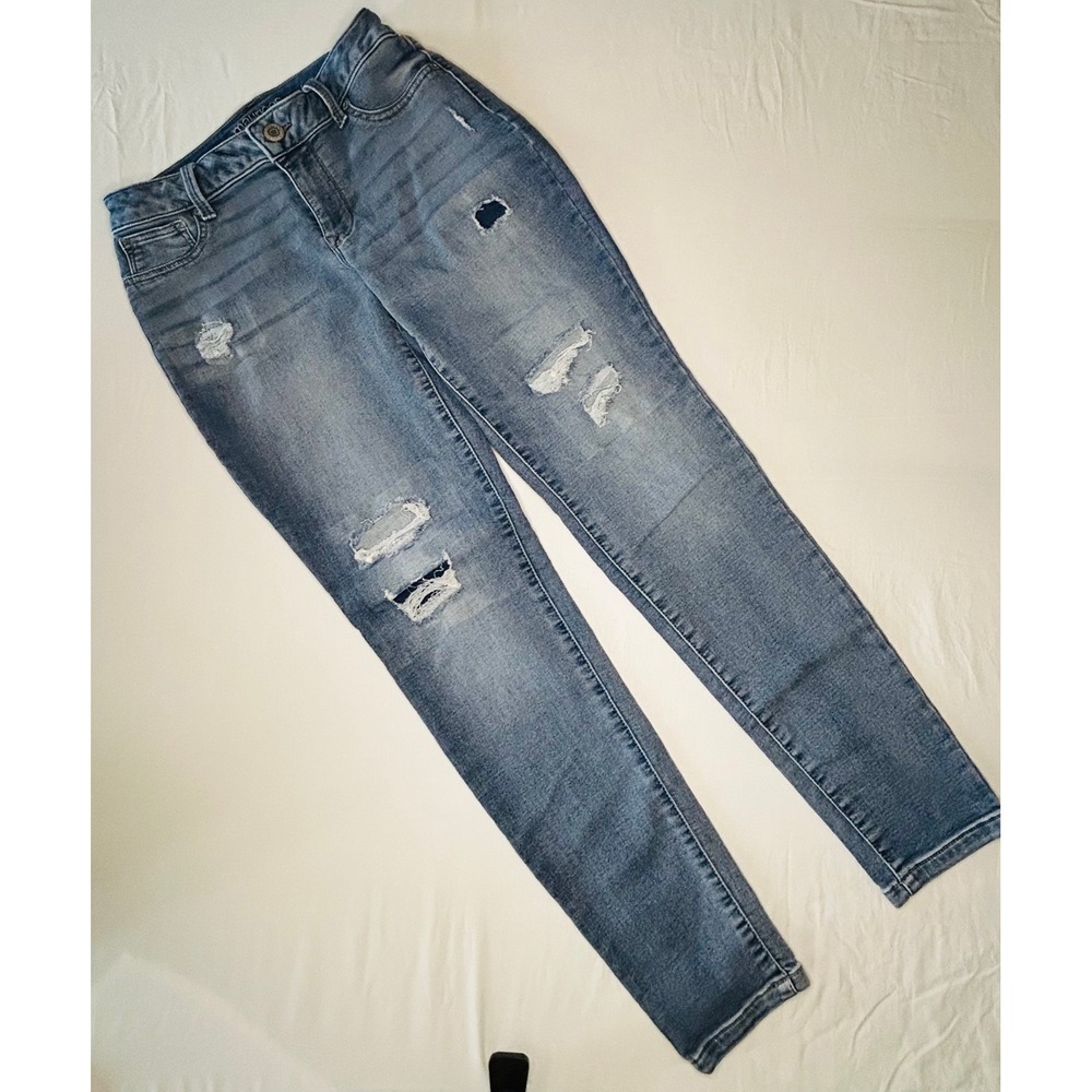 Maurices Medium Wash Denim Skinny Distressed‎ Ripped Patch Jeans Size M